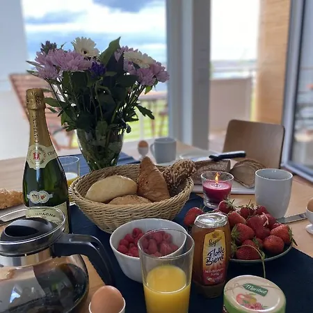Modernes Am Hafen Mit Seeblick Grossraeschen