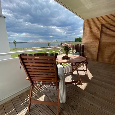 Modernes Am Hafen Mit Seeblick