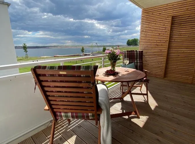 Modernes Am Hafen Mit Seeblick